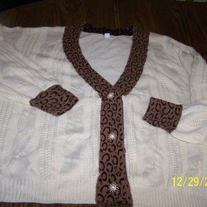 Pearl button cardigan with leopard trim, Medium